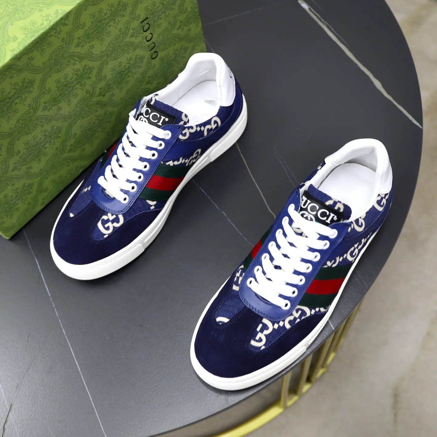 Ex-factory price: 440💰🙅‍♂️🙅‍♂️🙅‍♂️ Brand: GUCCI Standard code: 38-44 (45 customized) Grade: Same as the official website Material: Original material splicing Comfortable and breathable lining Lightweight and wear-resistant sports outsole Style category: Men's fashionable casual shoes Running sneakers Distinguished luxury brand elements Top luxury Color: actual picture color